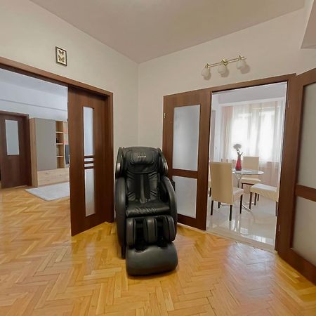 Relax Old Town Apartment Oradea Exterior photo